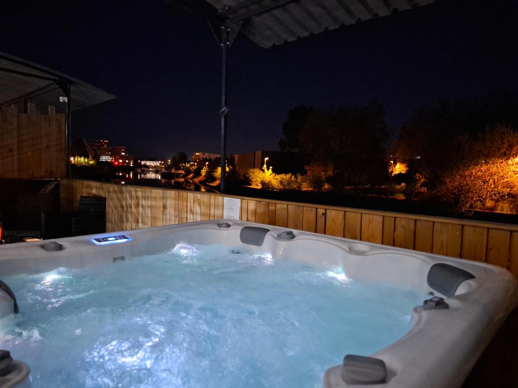 La Peniche De Fabrice Avec Jacuzzi Privatif Apartment Strasbourg Exterior photo