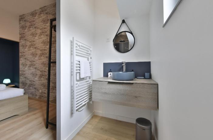 La Peniche De Fabrice Avec Jacuzzi Privatif Apartment Strasbourg Room photo